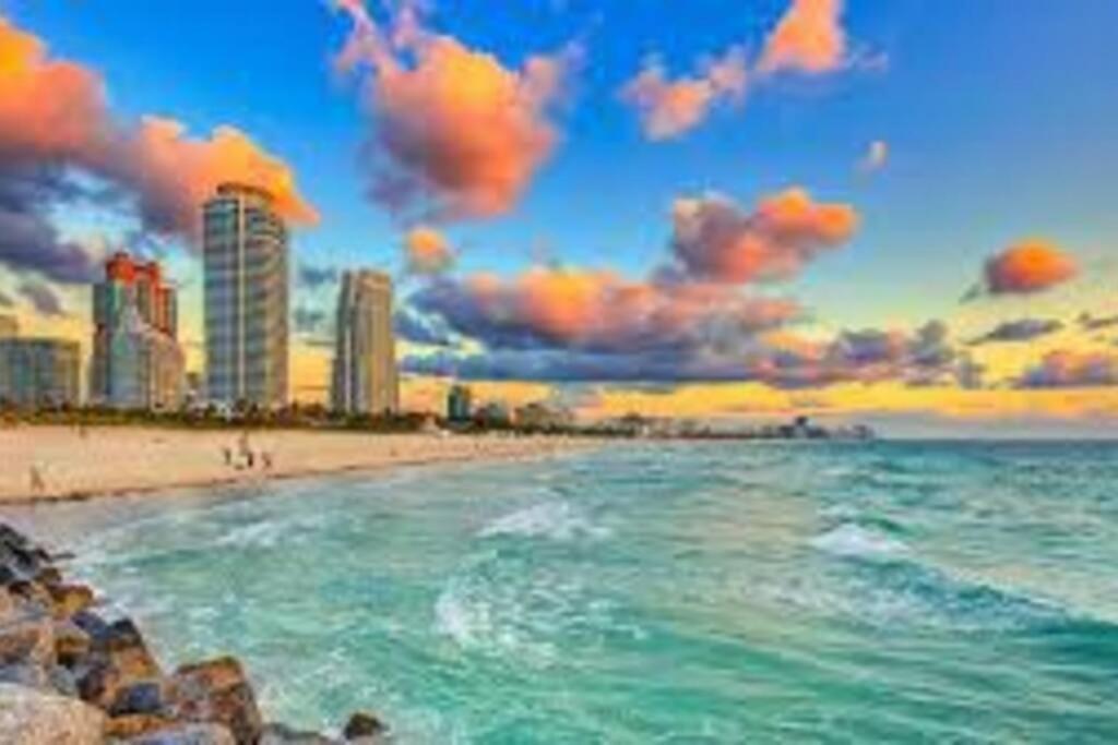 Apartment Right On The Beach! Miami Beach Exterior foto